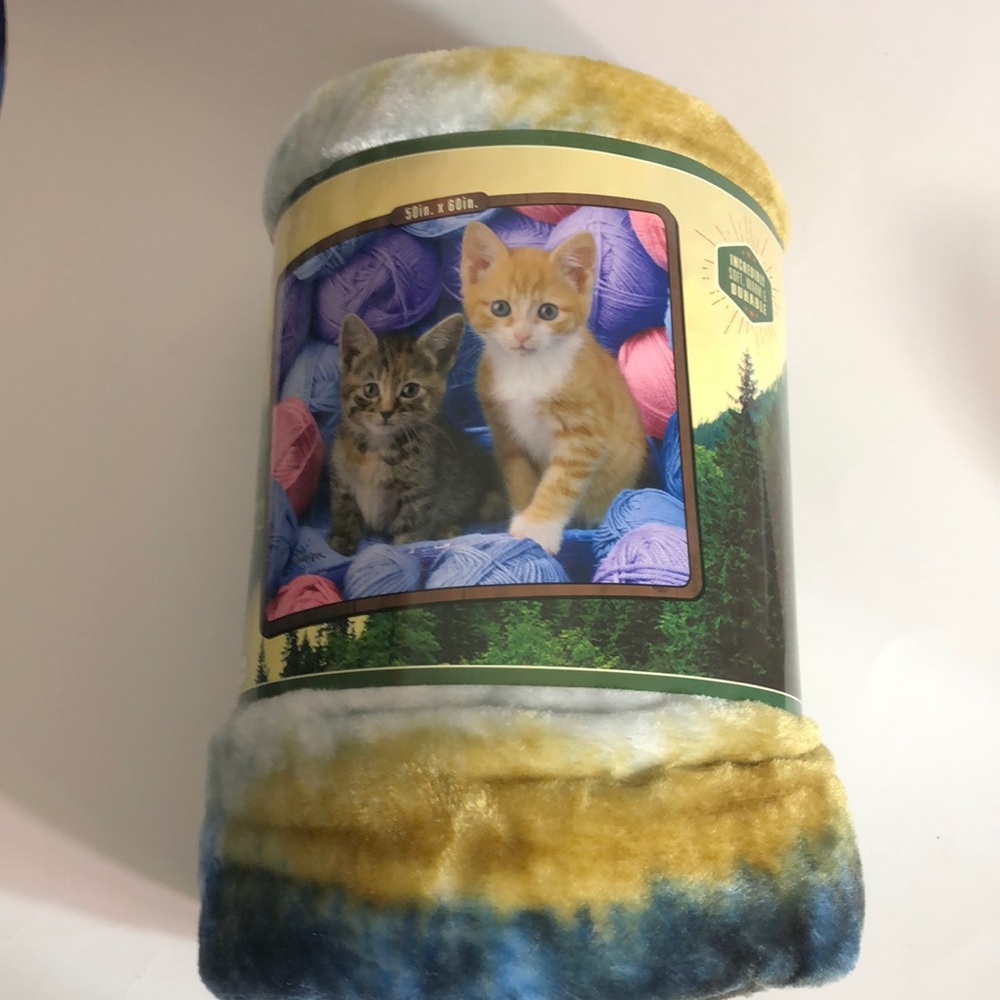 Northwest Raschel Throw Kittens Blanket 50” x 60” New